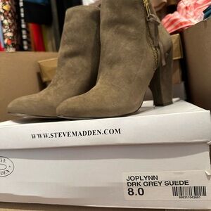 Steve Madden Joplin Dark Gray Suede Heeled Boots, sz 8
